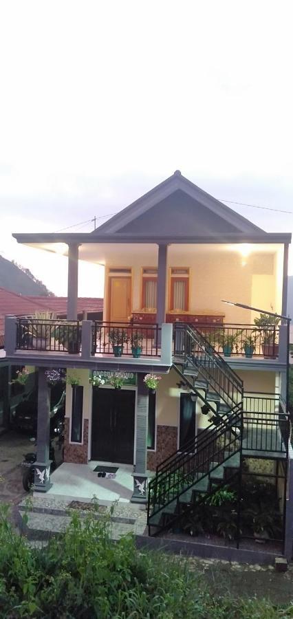 Homestay Anggun Bromo Exterior foto